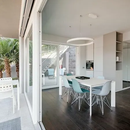 The Palms Lake - By House Of Travelers - Апартаменты *