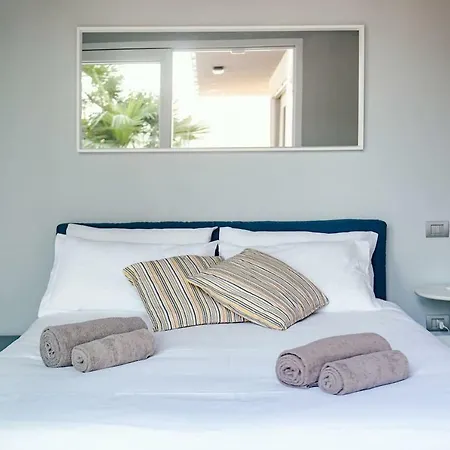 Апартаменты The Palms Lake - By House Of Travelers - *