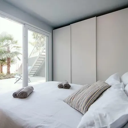 The Palms Lake - By House Of Travelers - Апартаменты
